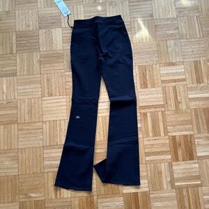 NWT! ALO Airbrush High-Waist Flutter Legging Belle Bottoms Sz M $118